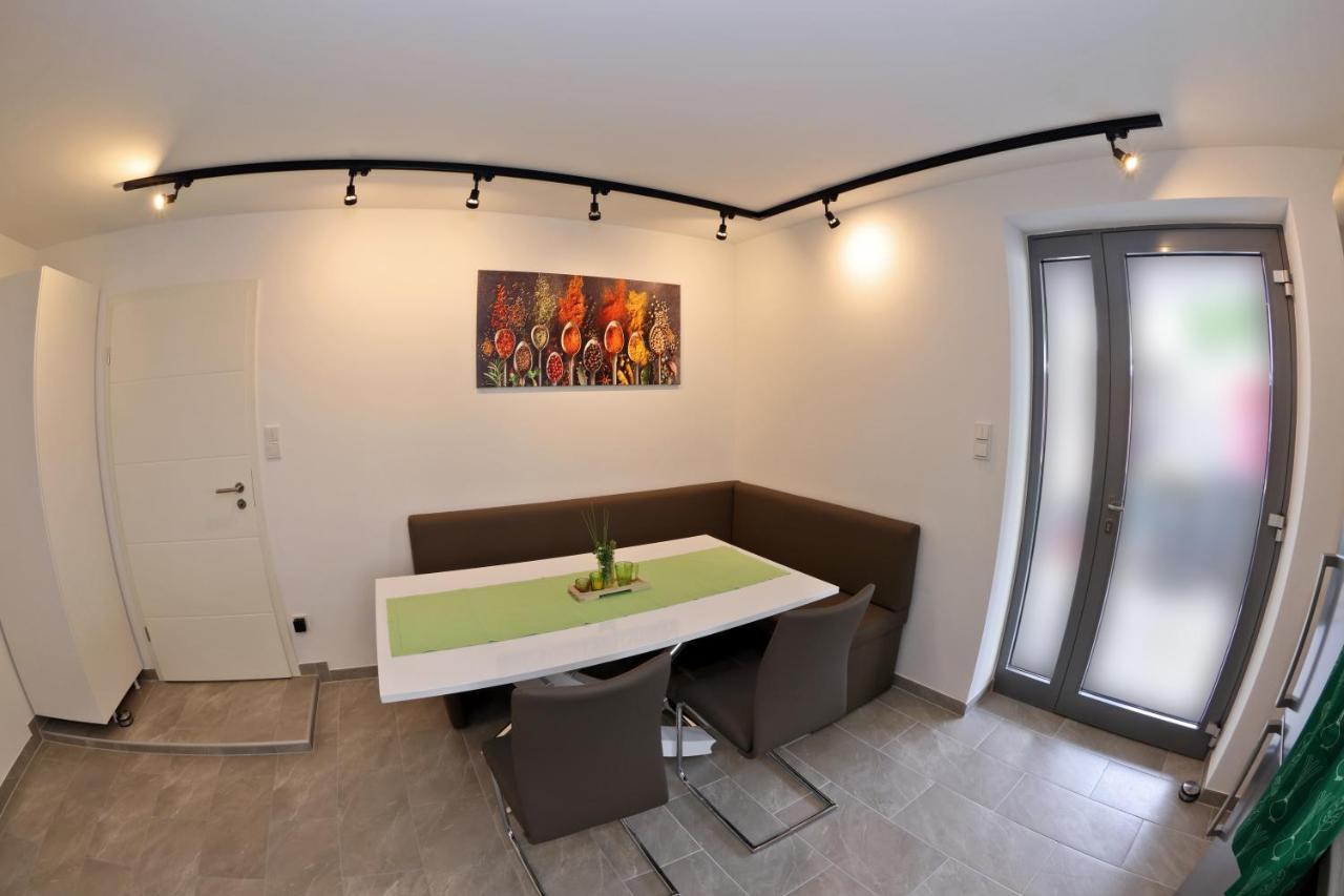Modern Oasis: Luxury Tech Suite with Coffee Bar Wallerfangen Exterior photo